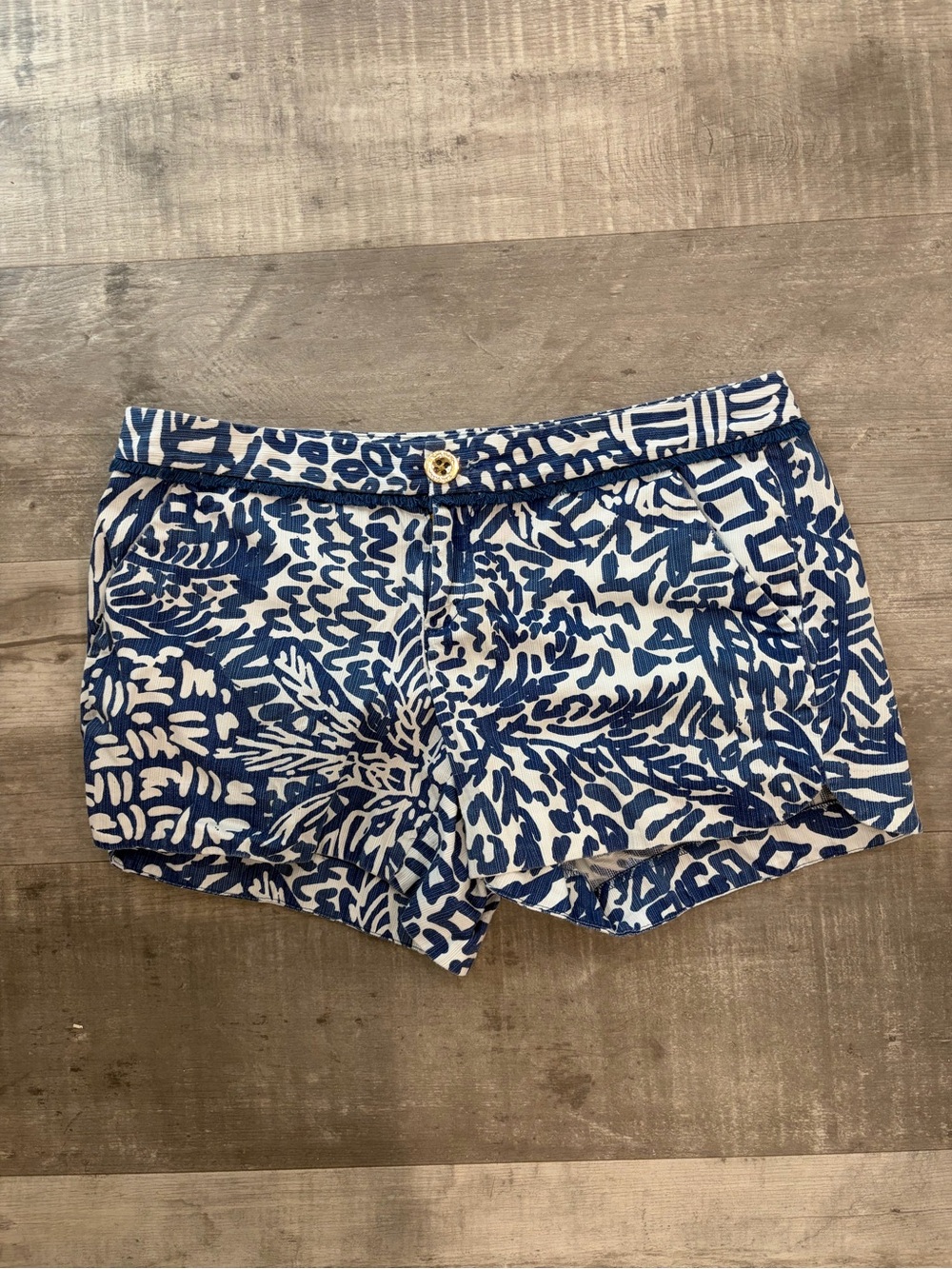 Lilly Pulitzer Navy and White Printed Cotton Shorts